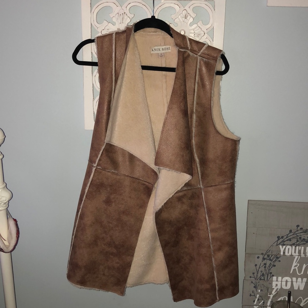 •Fur Vest•